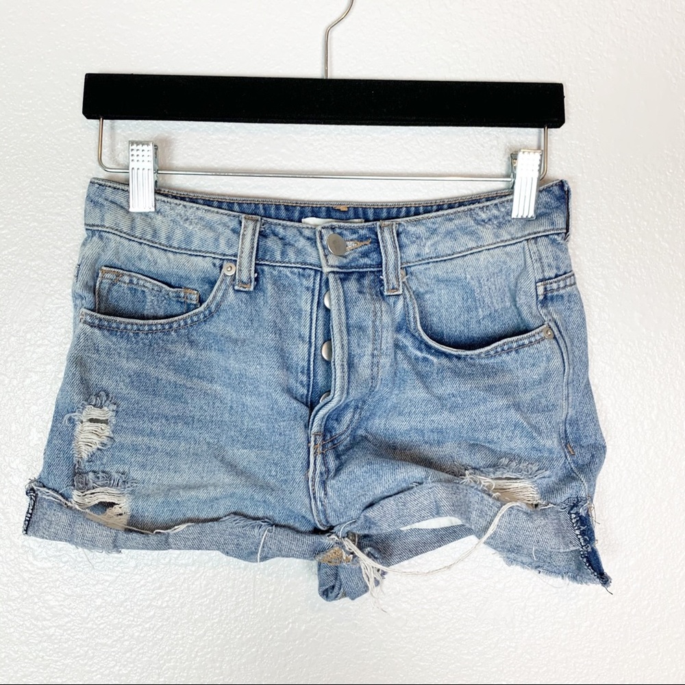 H&M | Boyfriend Mini Distressed Button Fly Shorts